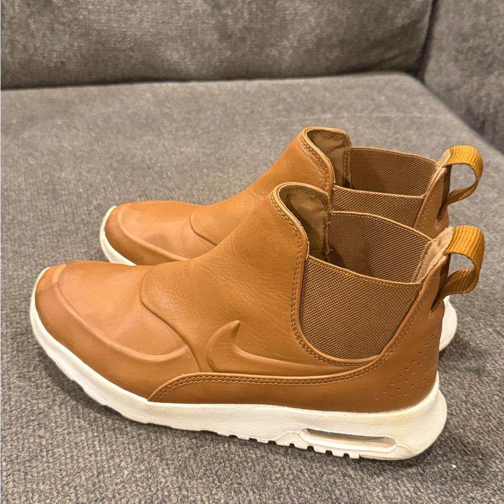 Nike Air Max Thea mid sneaker boots women size 7.5